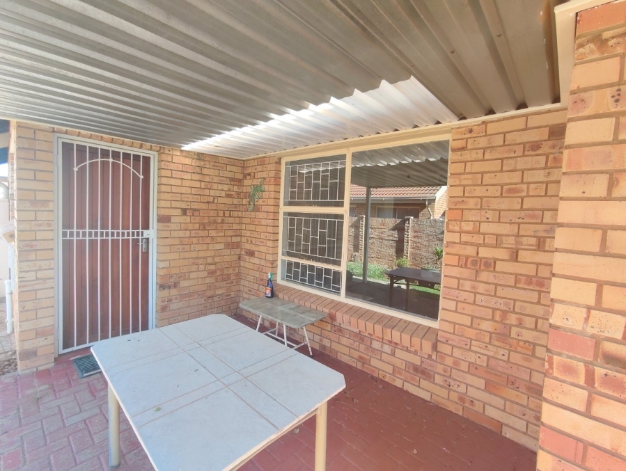 To Let 2 Bedroom Property for Rent in Fleurdal Free State